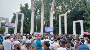 শিক্ষকদের অনশন শুরু, রোববার যমুনা অভিমুখে পদযাত্রার চিন্তা
