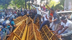 ৫ শতাংশ ভাতা বাড়ানোর ঘোষণা প্রত্যাখ্যান