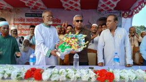 রাজনীতি হওয়া উচিত মানুষের পাশে দাঁড়ানোর এবং মঙ্গল করার: সালাউদ্দিন আলমগীর