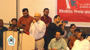 বড় রাজনৈ‌তিক দলগুলো জুলাইকে বিপ্লব বলতে চায় না: মাহমুদুর রহমান