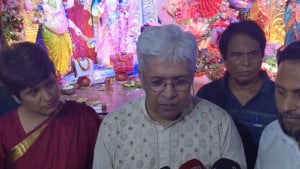 কার্যক্রম নিষিদ্ধ আ.লীগের বিষয়ে সিদ্ধান্ত নেবে আদালত: উপদেষ্টা আদিলুর রহমান