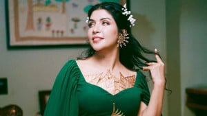বিরতির পর ক্যামেরার সামনে নওশাবা