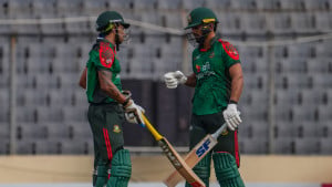 ঠান্ডা-জ্বর নিয়ে খেলেছেন সাইফ