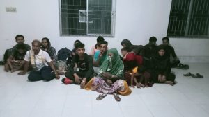 তলুইগাছা সীমান্ত দিয়ে ১৬ বাংলাদেশিকে ফেরত পাঠাল বিএসএফ