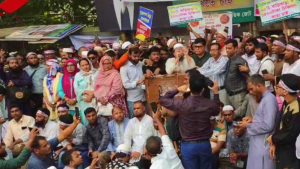 ‘লাগাতার অবস্থানে’ এমপিওভুক্ত শিক্ষক-কর্মচারীরা, মঙ্গলবার থেকে কর্মবিরতির ডাক