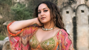 বলিউডের স্বজনপ্রীতি বিতর্কে সোনাক্ষীর জবাব