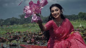 পদ্মবিলে কয়েক ঘণ্টা