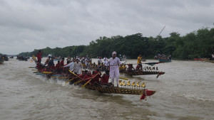 দুর্গাপূজা ঘিরে নৌকাবাইচ উৎসব গোপালগঞ্জে
