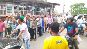 বিশ্বনাথে ধাওয়া-পাল্টা ধাওয়া লুনা ও হুমায়ুনের সমর্থকদের