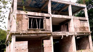 দফায় দফায় সময় বাড়িয়েও কাজ মাত্র ৫০ ভাগ