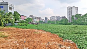 সংরক্ষিত জলাধার উদ্ধারের পর ভরাট করে থানা হচ্ছে