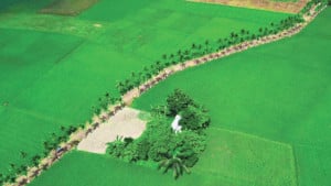 নিজেদের হাতে গড়া স্বপ্নের গ্রাম