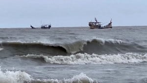রোববার ঘূর্ণিঝড়ে রূপ নিতে পারে নিম্নচাপ