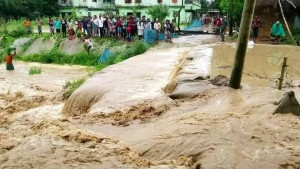 টানা বৃষ্টি ও উজানের ঢলে মহারশি নদীর বাঁধ ভাঙন, বিস্তীর্ণ এলাকা প্লাবিত