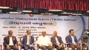 করদাতাদের হয়রানি না করার আহ্বান অর্থ উপদেষ্টার