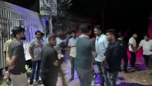 শরীয়তপুরে প্রবাসী আ.লীগ নেতার বাড়িতে এনসিপি নেতাকর্মীদের ডিম নিক্ষেপ