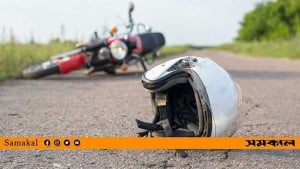 দুই মোটরসাইকেলে চার বন্ধুর প্রতিযোগিতা, গাড়িচাপায় নিহত ২