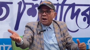 দেশে থাকলে আমাকে ভিক্ষা করে খেতে হতো: আহমেদ শরীফ