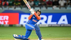 যুবরাজ রূপে অভিষেকের আবির্ভাব