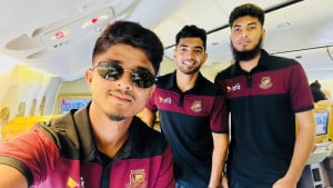 ছবিতে টাইগারদের দুবাই যাত্রা