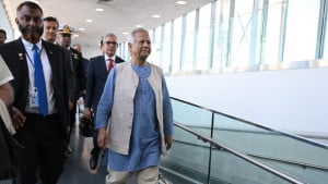 জাতিসংঘের অধিবেশনে যোগ দিতে নিউইয়র্ক পৌঁছেছেন প্রধান উপদেষ্টা 
