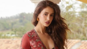 দিশা পাটানির বাসার গুলি