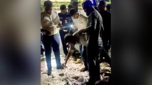ফতুল্লায় ময়লার স্তূপ থেকে বস্তাভর্তি এনআইডি কার্ড ও নির্বাচনী সিল উদ্ধার