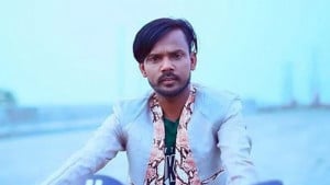 আফতাবনগরে হিরো আলমের ওপর সন্ত্রাসী হামলা