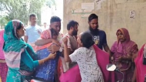 শরীয়তপুরে অটোচালকের চোখ উপড়ে হাত-পা ভেঙে দেওয়ার অভিযোগ