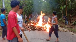 সকাল-সন্ধ্যা সড়ক অবরোধের মধ্যে খাগড়াছড়িতে ১৪৪ ধারা জারি
