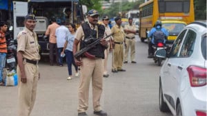 ভারতে ‘৩৪ গাড়িতে মানববোমা’, পুলিশকে হামলার হুমকি
