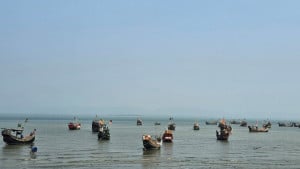আরাকান আর্মির হামলায় নাফ নদে শত শত রোহিঙ্গা নিহত