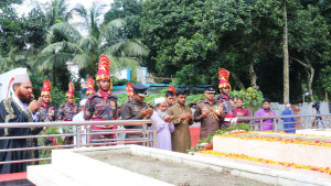বীরশ্রেষ্ঠ নূর মোহাম্মদ শেখের সমাধিতে গার্ড অব অনার 
