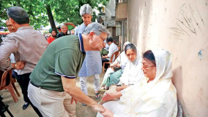 এক আপসহীন নক্ষত্রের বিদায়