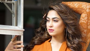 ৬ বছর পর পপির ‘ডাইরেক্ট অ্যাটাক’