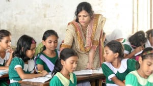 প্রাথমিকে ছুটি কমাতে চাওয়ার কারণ কী, শিক্ষকরা যা বলছেন