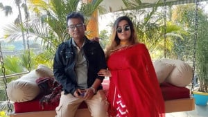 সানাই মাহবুবের যৌতুক মামলায় আত্মসমর্পণ করে জামিন পেলেন স্বামী