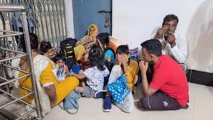 সাতক্ষীরা সীমান্তে ১০ বাংলাদেশিকে হস্তান্তর করল বিএসএফ