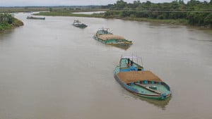 বালু তোলায় উপেক্ষিত ইজারার শর্ত