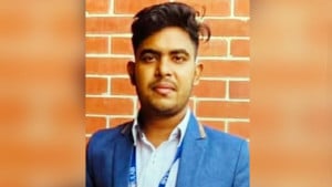 শিক্ষার্থীদের পেটানো সেই বাগছাস নেতার পদ স্থগিত