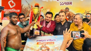 আসর মাতিয়ে ফের সেরা বাঘা শরীফ