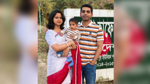 রাতের বাসে চট্টগ্রাম থেকে কুমিল্লা রওনা দেওয়া কাস্টমস কর্মকর্তার মরদেহ মিলল ফুটপাতে