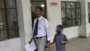 সাত বছরের শিশুকে ২১ বছর উল্লেখ করে মামলা