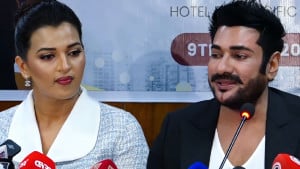 বিরতি ভেঙে পর্দায় ফিরছেন অনন্ত-বর্ষা