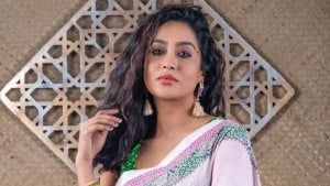 কতবার জাতীয় পর্যায়ে নাম কাটা পড়েছে! অ্যাওয়ার্ড নিয়ে মমর আক্ষেপ
