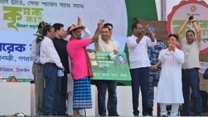 কার্ডের পাশাপাশি কৃষকের অন্য সমস্যারও সমাধান জরুরি