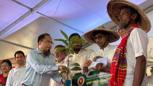 কৃষকদের স্বাবলম্বী করতে কাজ করছে সরকার: কৃষিমন্ত্রী