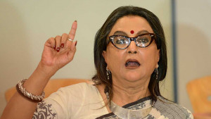 দর্শকের রুচি নিয়ে হতাশ অপর্ণা, ইঙ্গিত দিলেন অবসরের