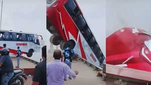 ঘাটে নিরাপত্তা ঘাটতি ও যান্ত্রিক ত্রুটিতে পদ্মায় বাসডুবি