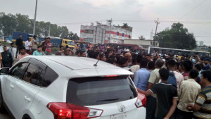 ফ্লাইওভারের দাবিতে ফের মহাসড়ক অবরোধ